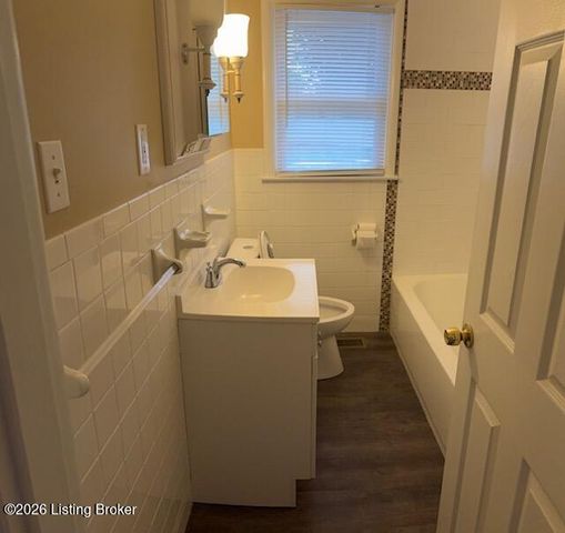 5710 Locust Way, Louisville, KY 40229