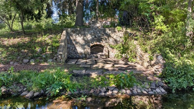 5050 Browns Lake Road, Jackson, MI 49203