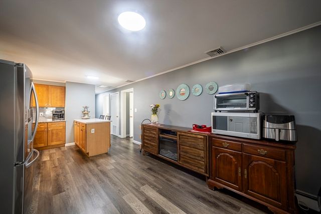35 Nelson Ave, Lowell, MA 01852