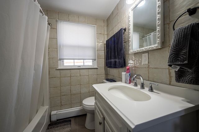 35 Nelson Ave, Lowell, MA 01852