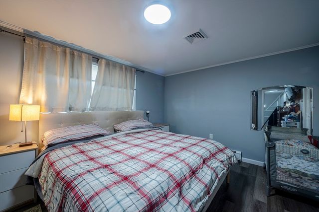 35 Nelson Ave, Lowell, MA 01852