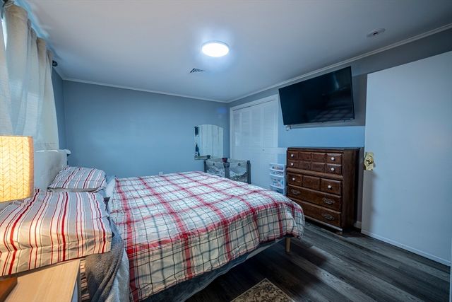 35 Nelson Ave, Lowell, MA 01852
