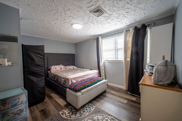 35 Nelson Ave, Lowell, MA 01852