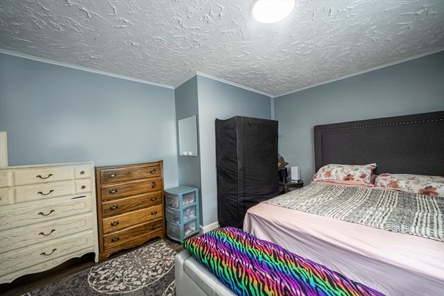 35 Nelson Ave, Lowell, MA 01852