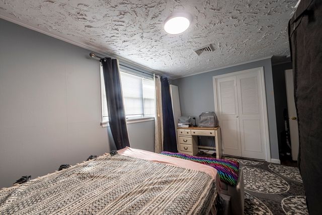 35 Nelson Ave, Lowell, MA 01852