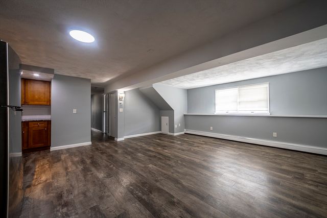 35 Nelson Ave, Lowell, MA 01852