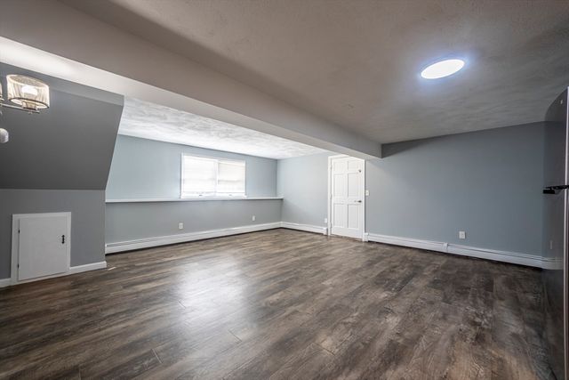 35 Nelson Ave, Lowell, MA 01852