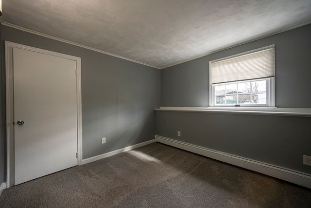 35 Nelson Ave, Lowell, MA 01852
