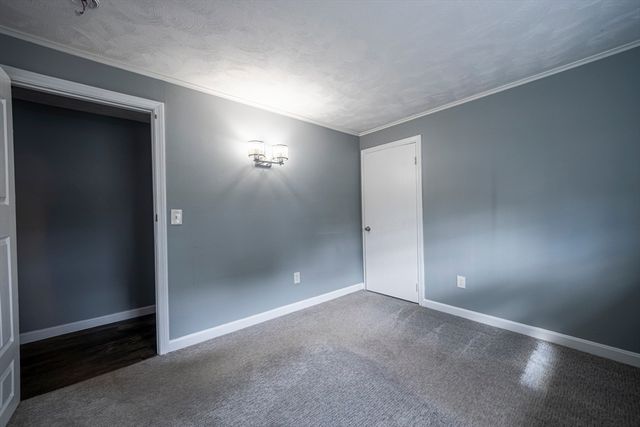 35 Nelson Ave, Lowell, MA 01852