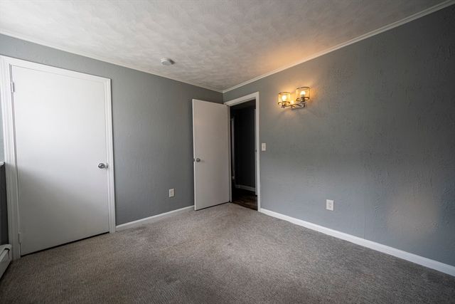 35 Nelson Ave, Lowell, MA 01852