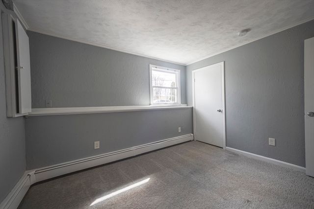 35 Nelson Ave, Lowell, MA 01852