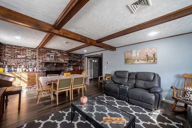 35 Nelson Ave, Lowell, MA 01852