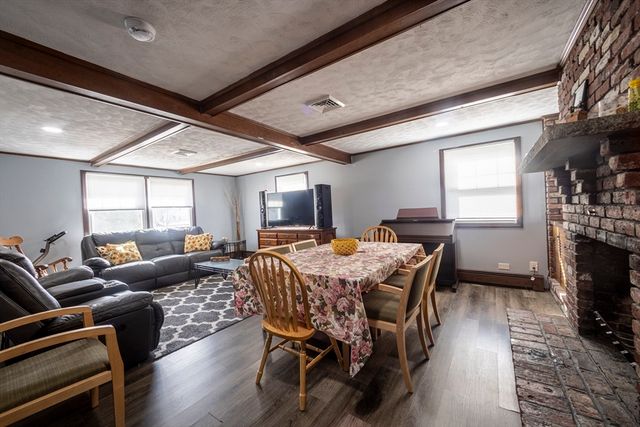 35 Nelson Ave, Lowell, MA 01852