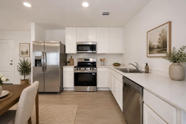 385 Lucia Way, Cleveland, TX 77327