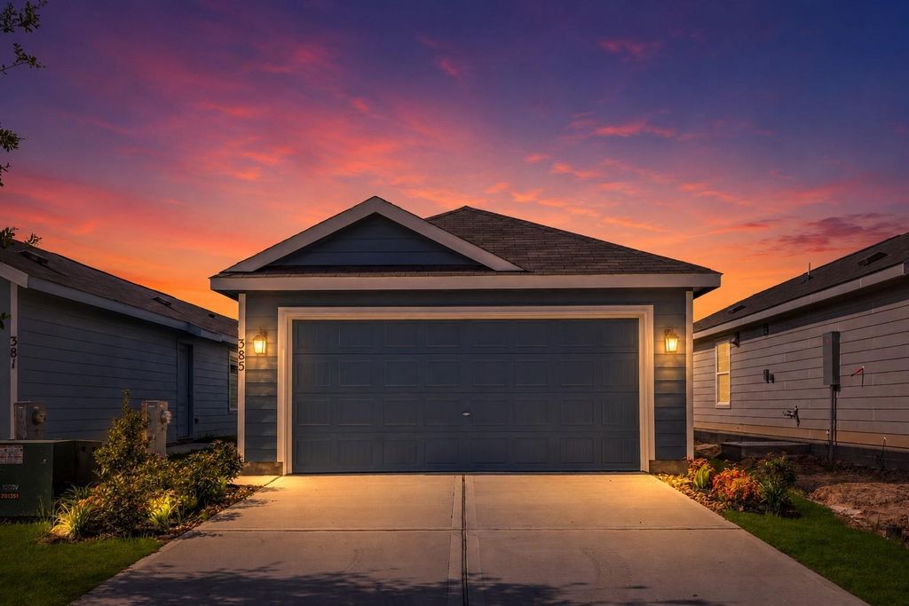 385 Lucia Way, Cleveland, TX 77327