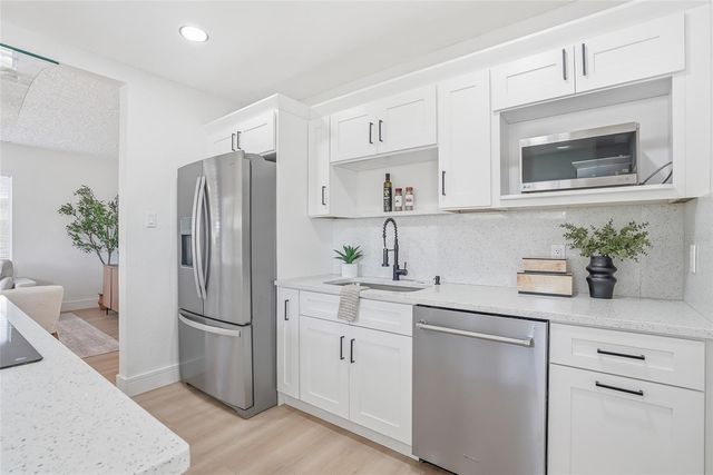 3005 W SAINT CONRAD STREET, Tampa, FL 33607