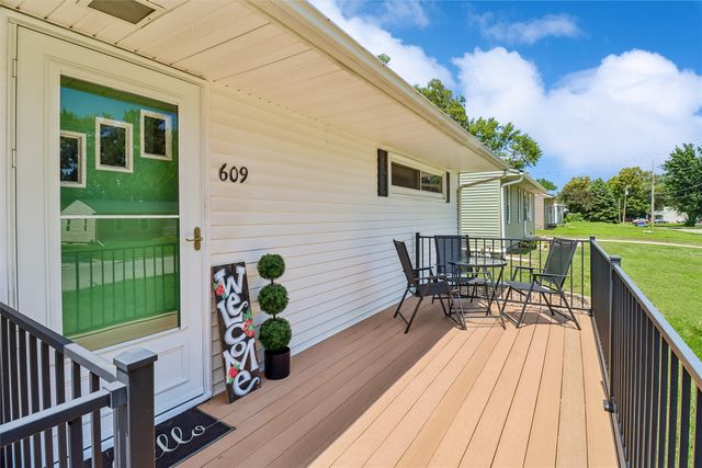 609 E 12th Street Place N, Newton, IA 50208