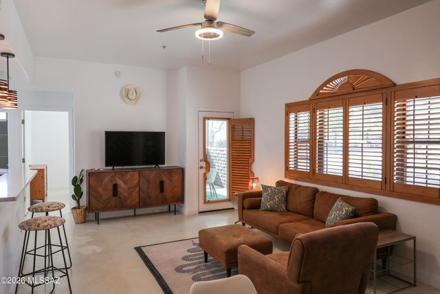 2010 E River Rd Unit 105, Tucson, AZ 85718