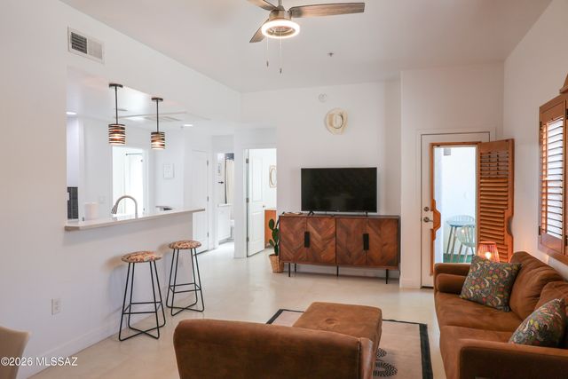 2010 E River Rd Unit 105, Tucson, AZ 85718