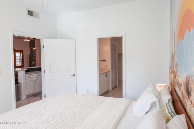 2010 E River Rd Unit 105, Tucson, AZ 85718