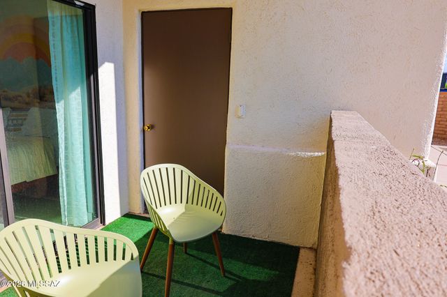 2010 E River Rd Unit 105, Tucson, AZ 85718