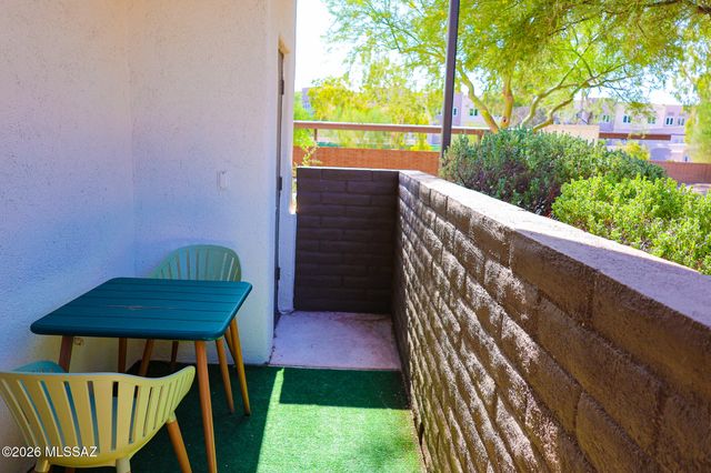 2010 E River Rd Unit 105, Tucson, AZ 85718