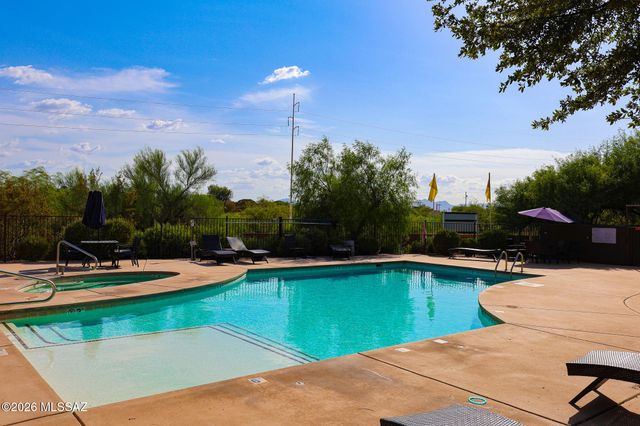 2010 E River Rd Unit 105, Tucson, AZ 85718