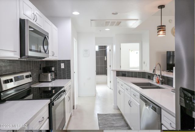 2010 E River Rd Unit 105, Tucson, AZ 85718