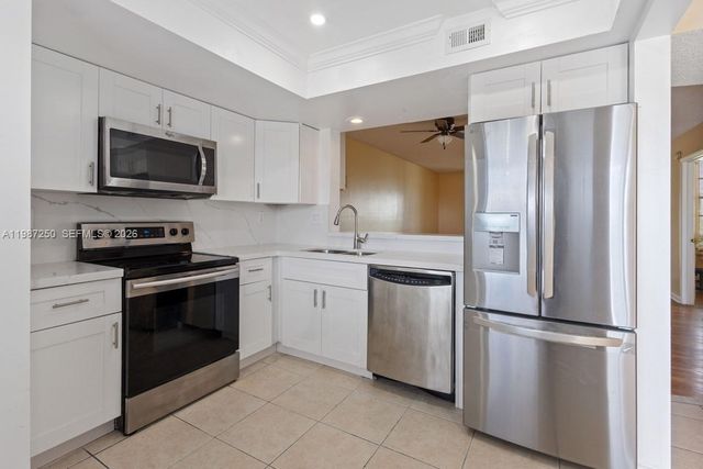 7664 NW 18th St 306, Margate, FL 33063