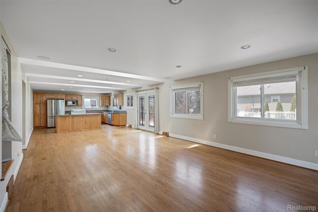 590 Hillwood, White Lake Charter Township, MI 48383