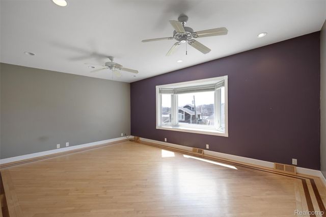 590 Hillwood, White Lake Charter Township, MI 48383