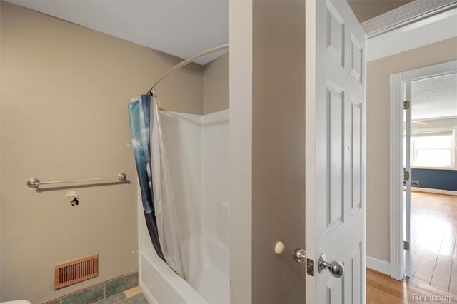 590 Hillwood, White Lake Charter Township, MI 48383