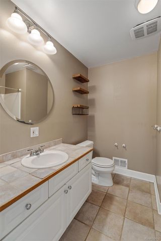 590 Hillwood, White Lake Charter Township, MI 48383