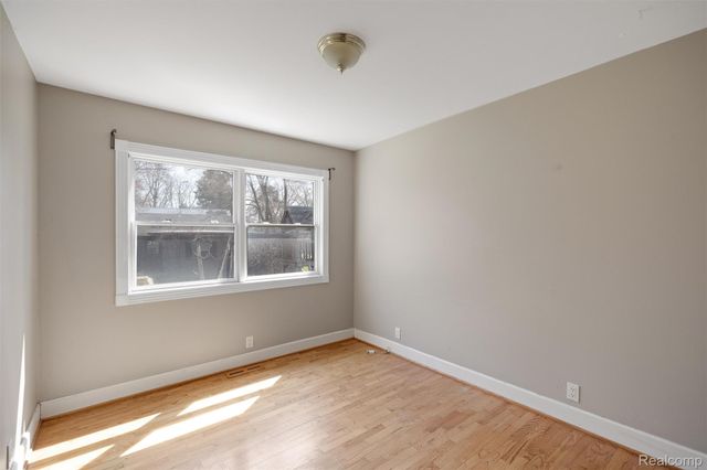 590 Hillwood, White Lake Charter Township, MI 48383