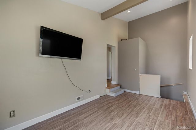 590 Hillwood, White Lake Charter Township, MI 48383