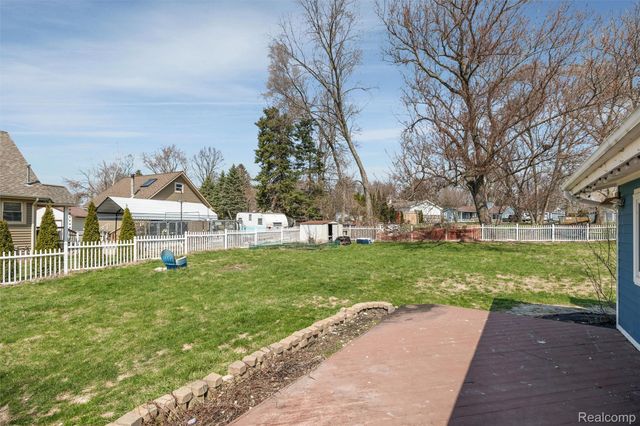 590 Hillwood, White Lake Charter Township, MI 48383