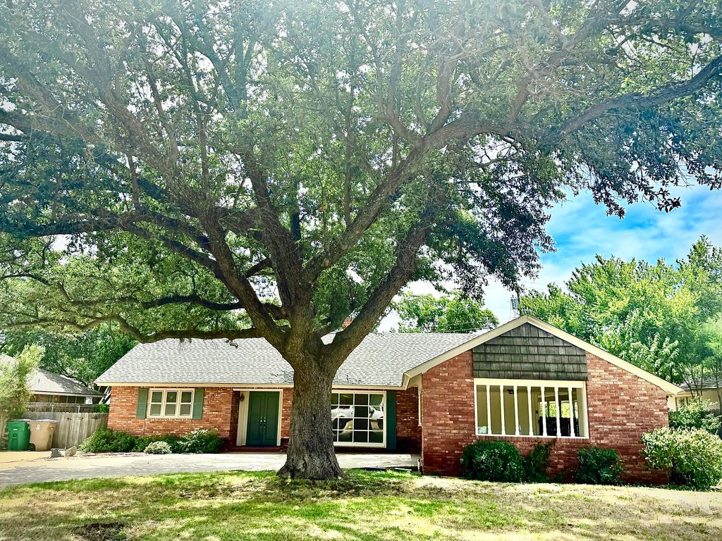 Image 1 of property listing at 2129 Sul Ross Street, San Angelo, TX 76904