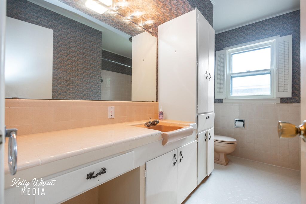 Image 19 of property listing at 2129 Sul Ross Street, San Angelo, TX 76904