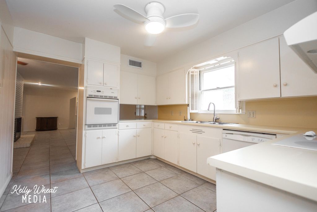 Image 8 of property listing at 2129 Sul Ross Street, San Angelo, TX 76904