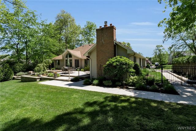 90 Midway Drive, Orchard Park, NY 14127