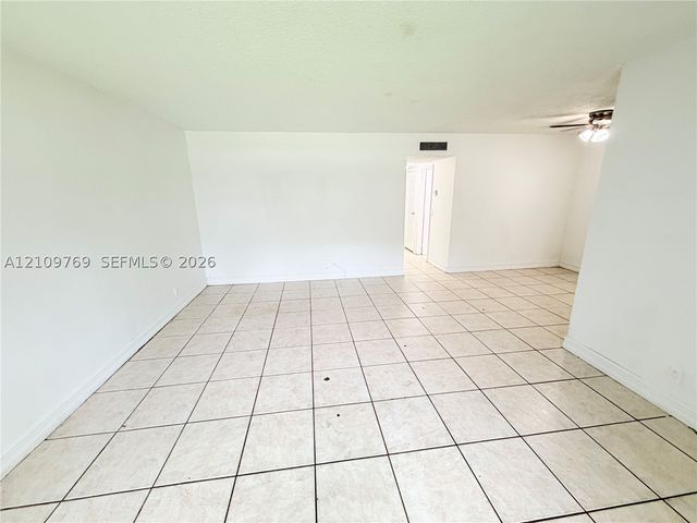4160 NW 21st St 124D, Lauderhill, FL 33313