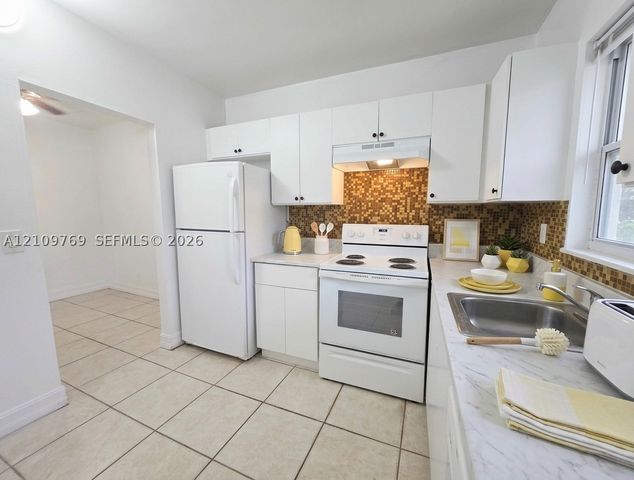4160 NW 21st St 124D, Lauderhill, FL 33313