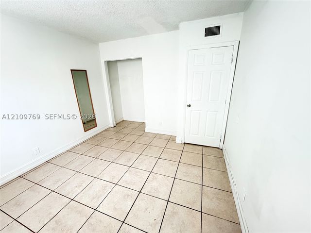 4160 NW 21st St 124D, Lauderhill, FL 33313