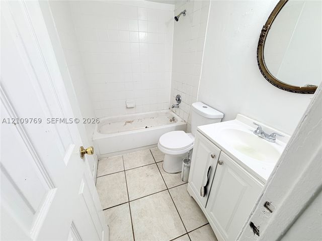 4160 NW 21st St 124D, Lauderhill, FL 33313
