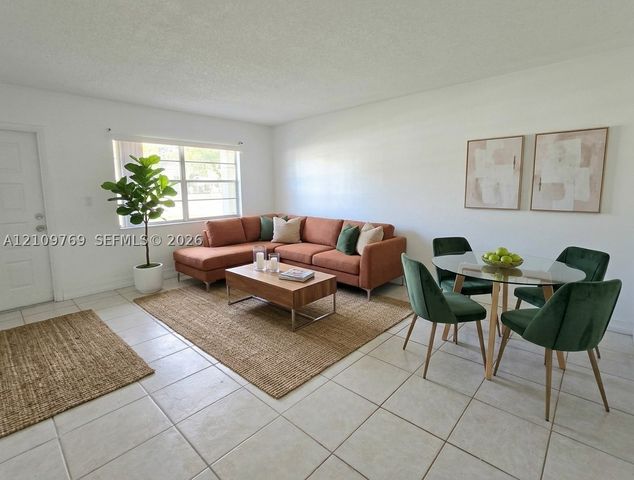 4160 NW 21st St 124D, Lauderhill, FL 33313