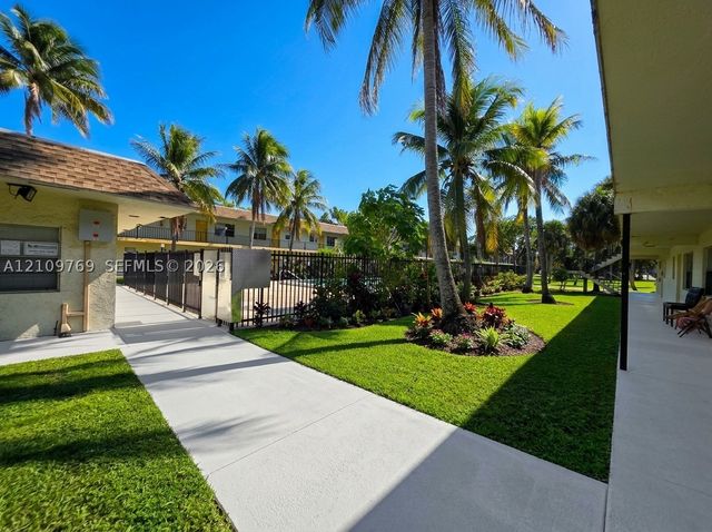 4160 NW 21st St 124D, Lauderhill, FL 33313