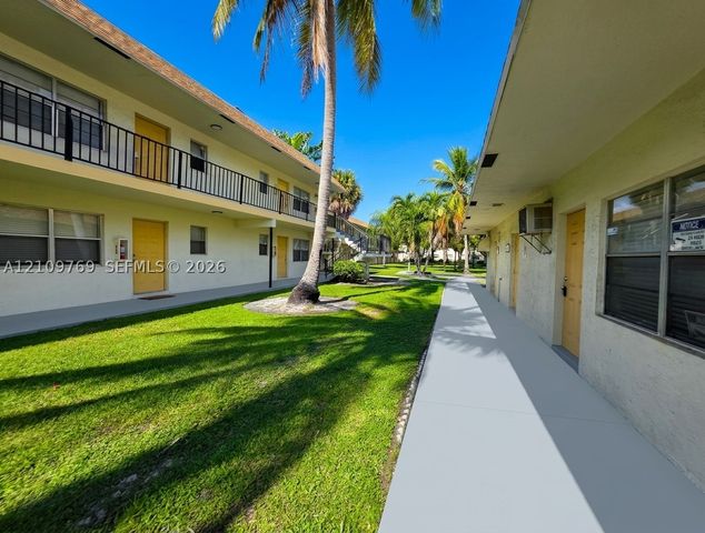 4160 NW 21st St 124D, Lauderhill, FL 33313