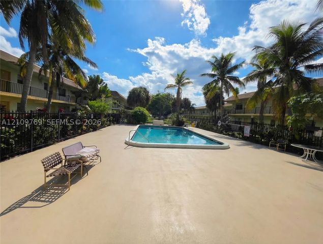 4160 NW 21st St 124D, Lauderhill, FL 33313