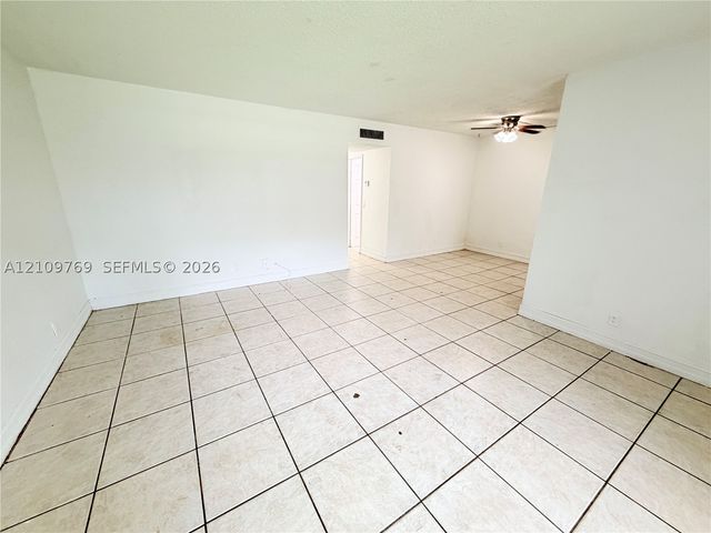 4160 NW 21st St 124D, Lauderhill, FL 33313