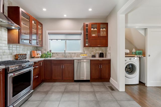 2435 Bonar St, Berkeley, CA 94702